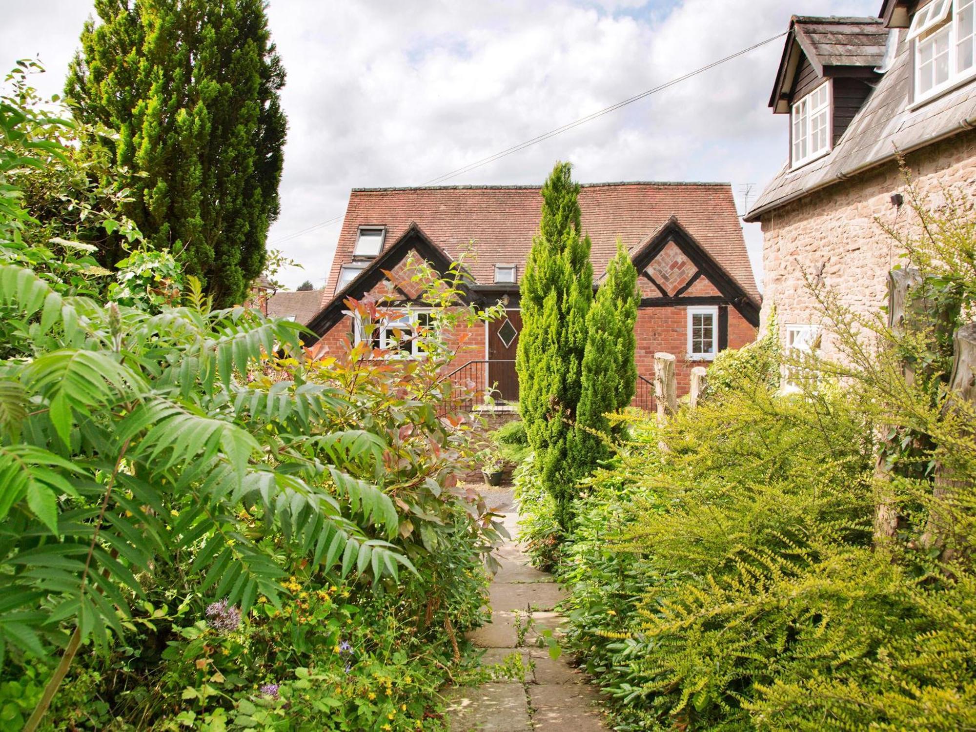 Holiday home East Granary - 28956 *