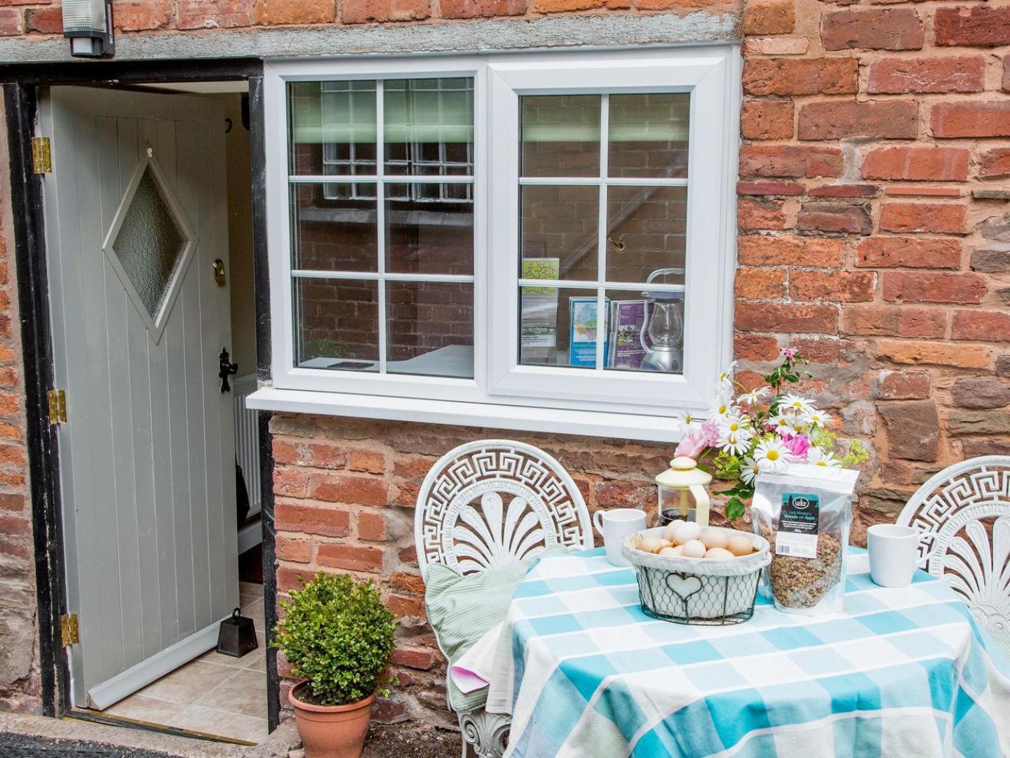 East Granary - 28956 Eye (Herefordshire)